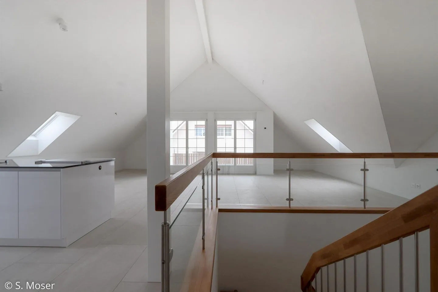 Modern penthouse apartment with high-quality finish - Photo 2 of 7