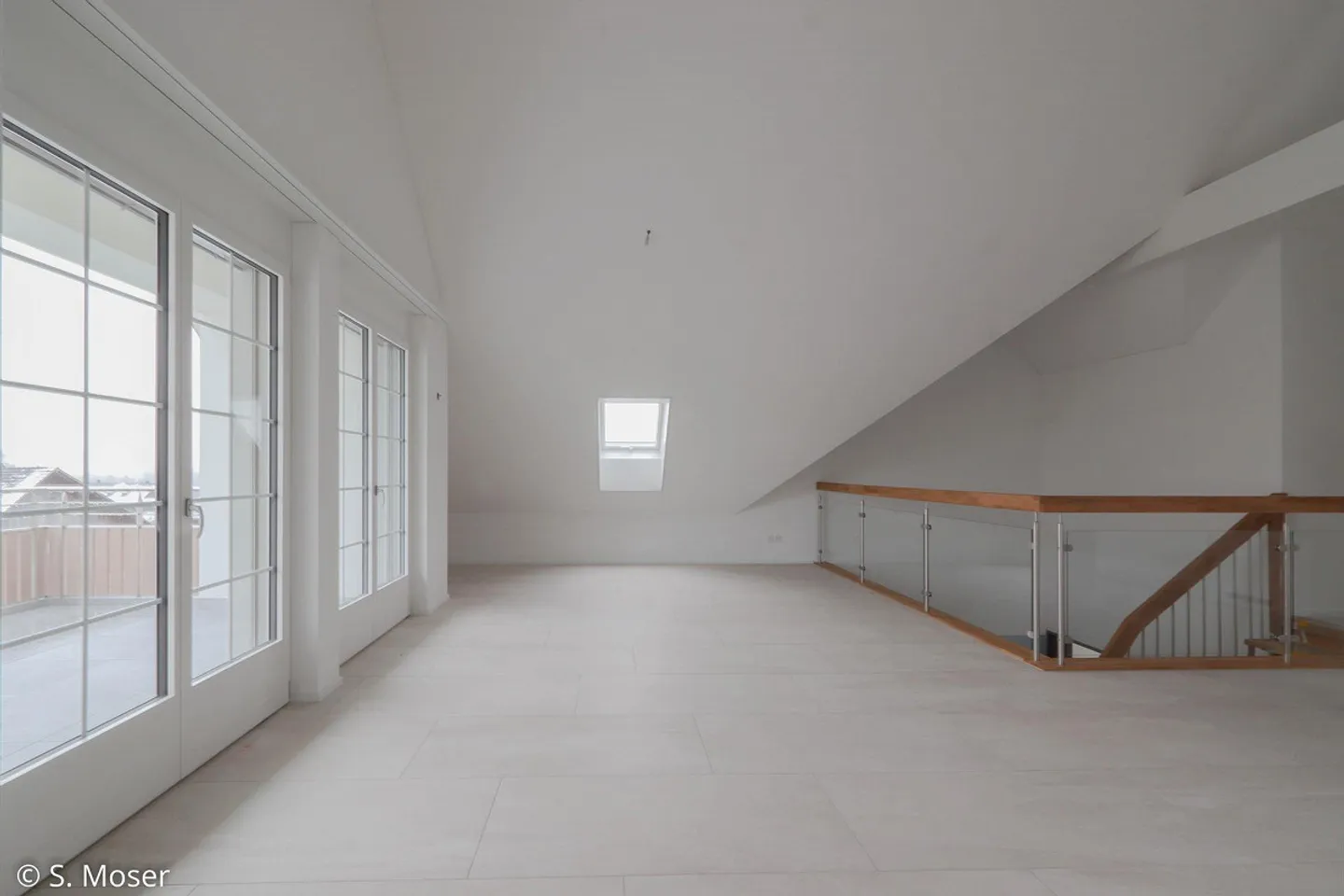 Modern penthouse apartment with high-quality finish - Photo 3 of 7