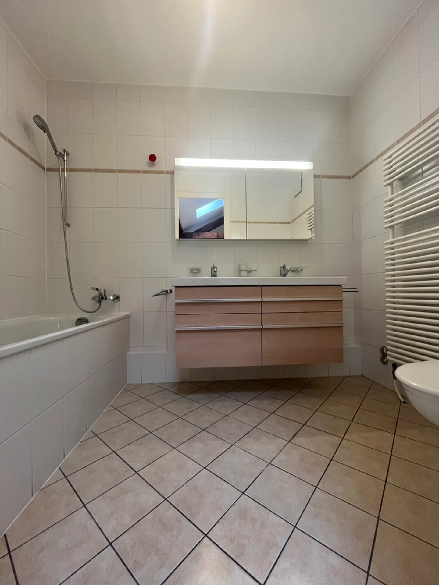 Wunderschöne 5,5-Zimmer-Wohnung im Mont-Blanc-Viertel - Foto 7 von 7