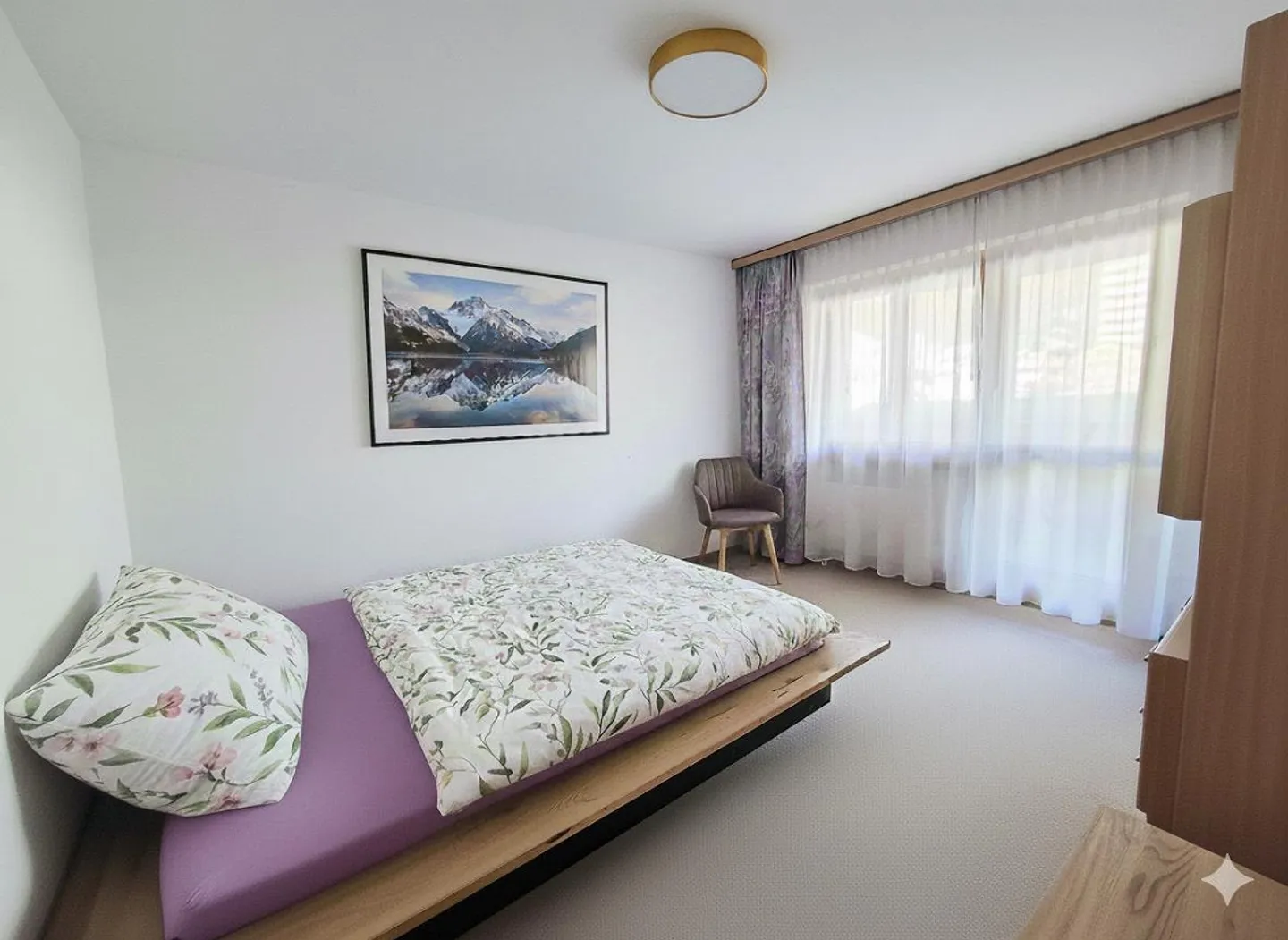 Posizione centrale: tranquilla e luminosa nel centro di Brig, molto vicino alla stazione - Foto 6 di 11