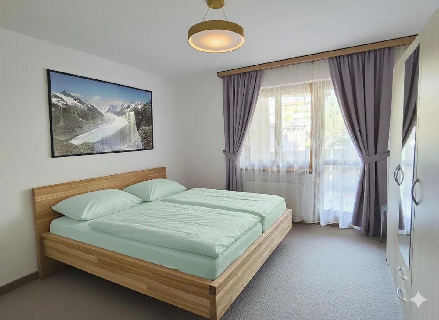 Posizione centrale: tranquilla e luminosa nel centro di Brig, molto vicino alla stazione - Foto 7 di 11