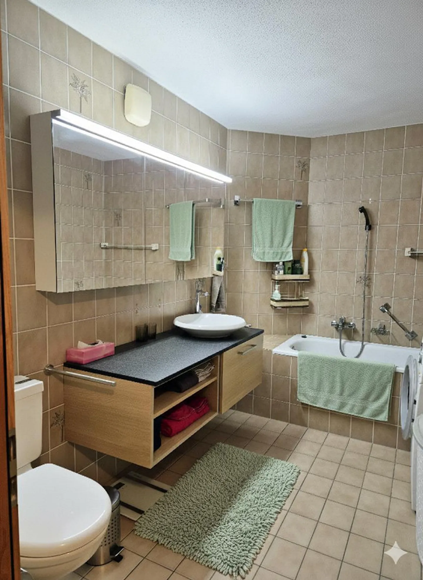 Posizione centrale: tranquilla e luminosa nel centro di Brig, molto vicino alla stazione - Foto 9 di 11