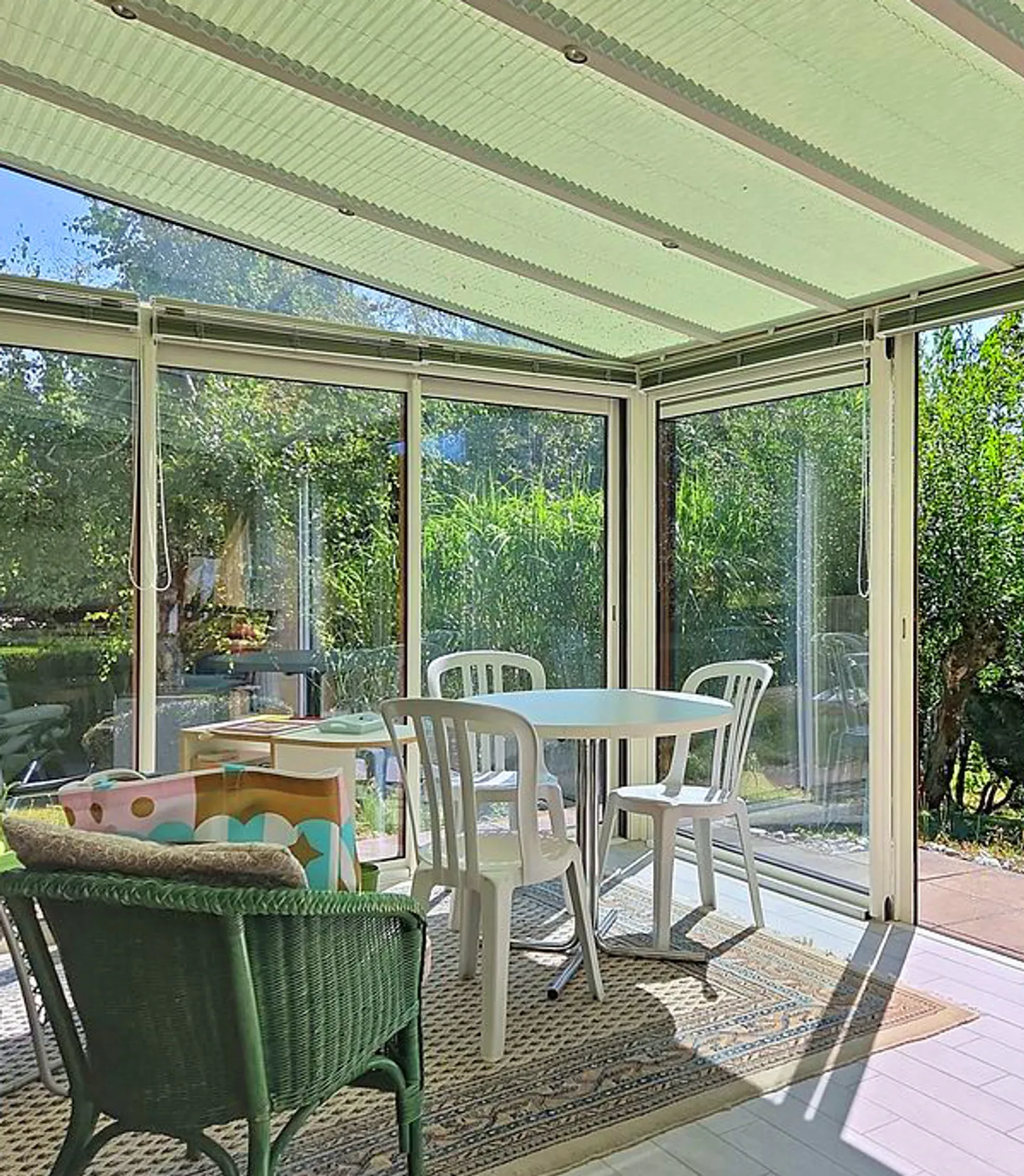 Charming terraced house with 5.5 rooms, large garden and terraces! - Photo 12 of 14