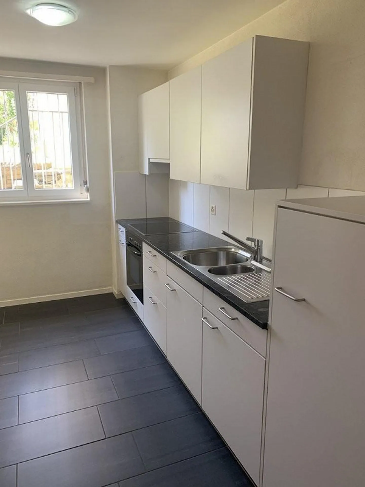 Modernes Apartment in Höngg - Foto 2 von 6