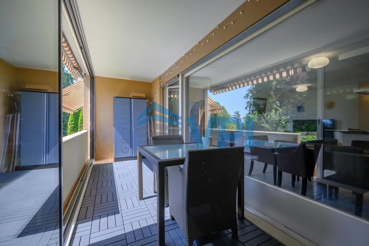 Charming Apartment with Lake View - Photo 2 of 5