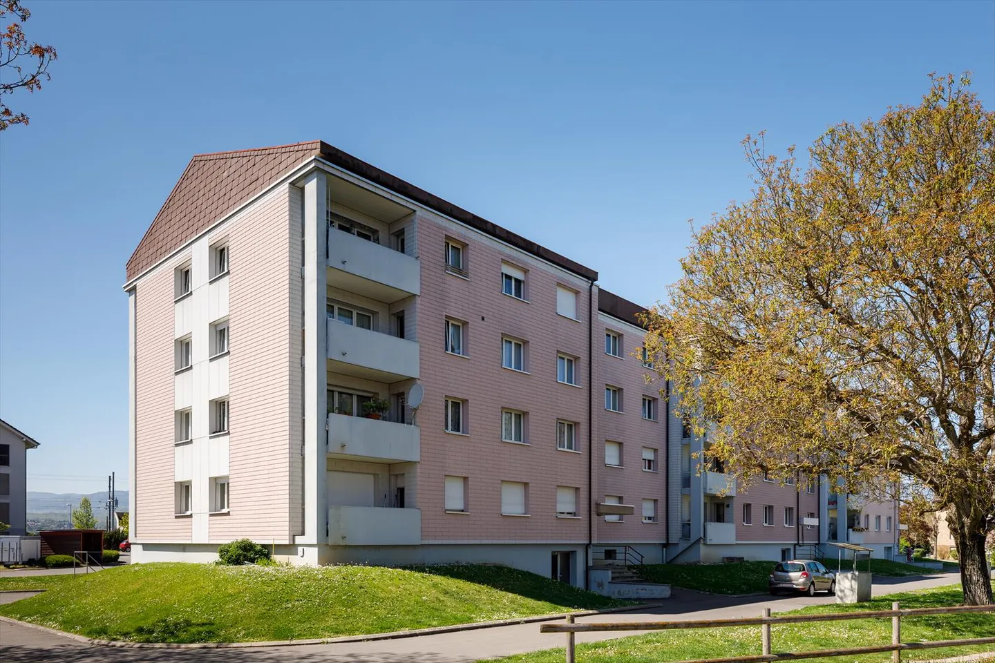 Dépôt - Photo 2 sur 3