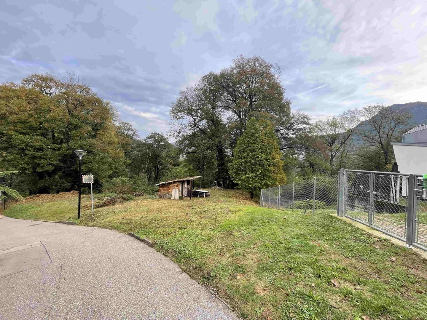 BEAUTIFUL LAND WITH APPROVED BUILDING PERMIT FOR A 5.5 HOUSE - Photo 3 of 9