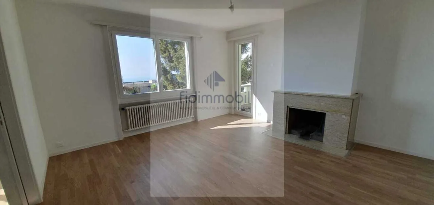 Spacious 5.5-room apartment with balcony and large garage - Photo 6 of 12