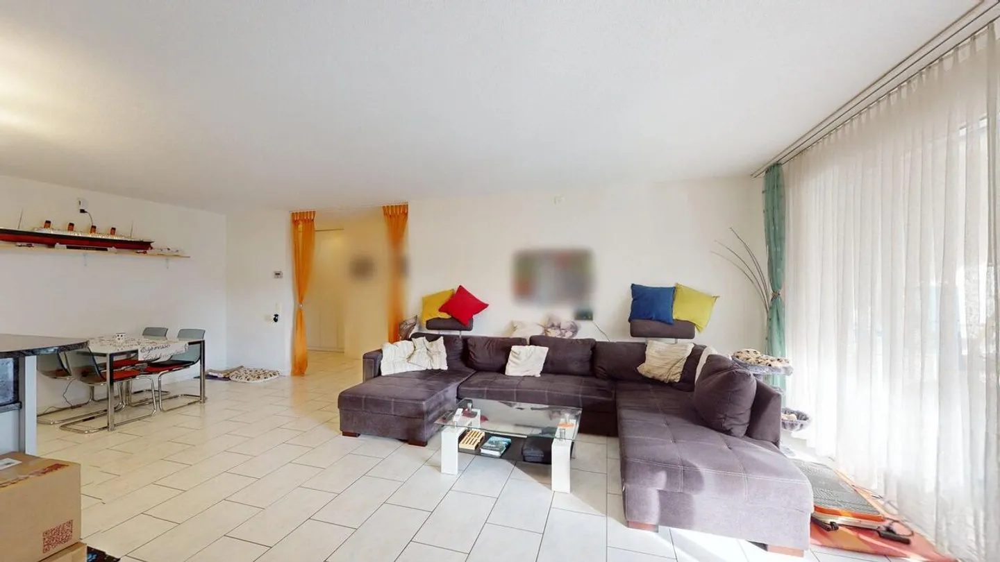 Charming Ground Floor Apartment - Photo 8 of 13