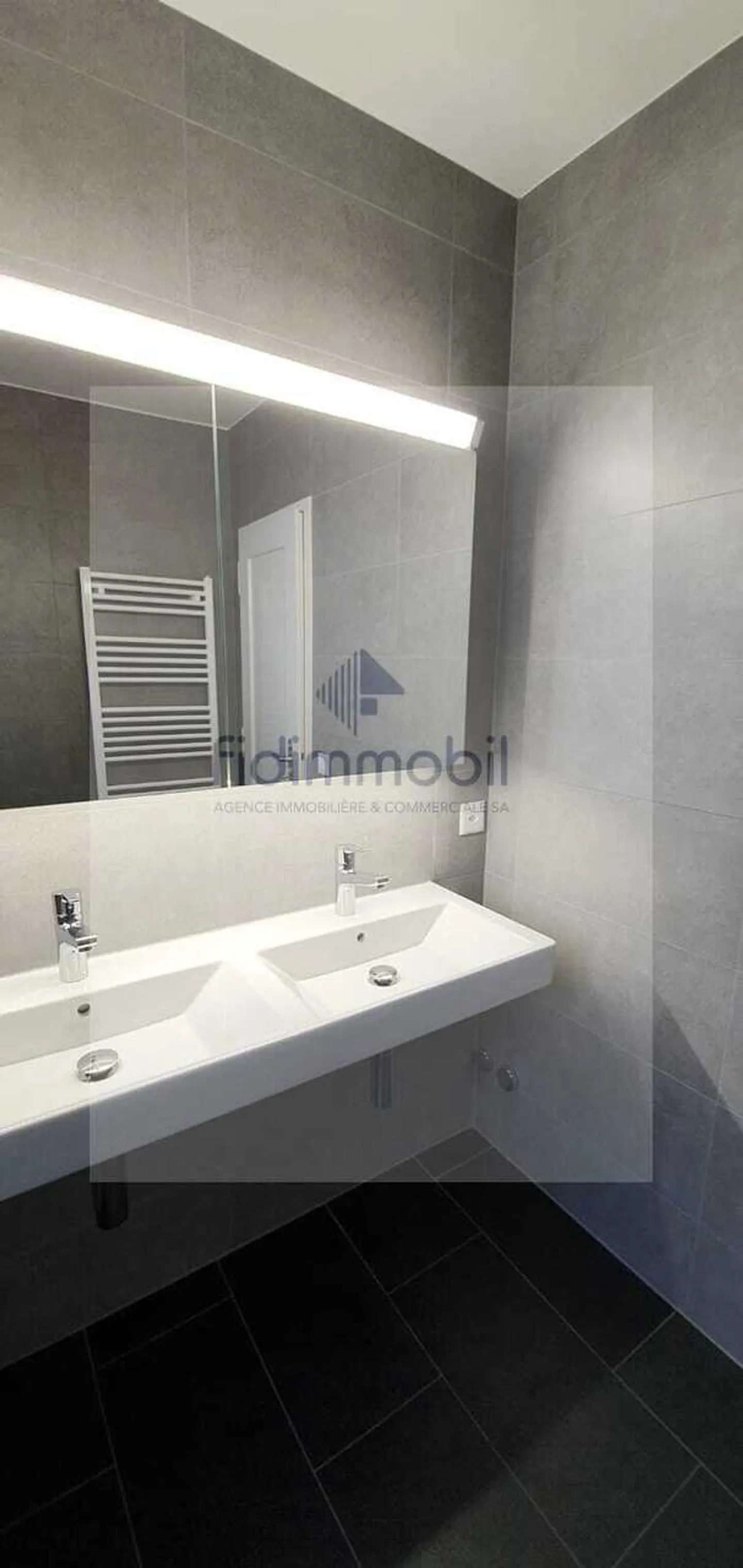 Spacious 5.5-room apartment with balcony and large garage - Photo 11 of 12