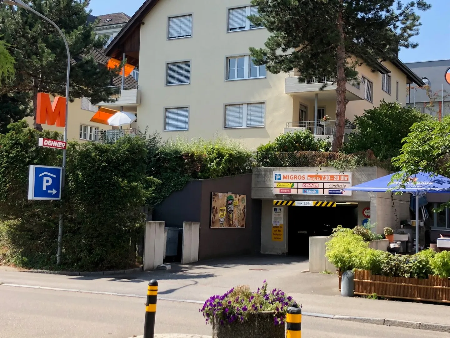 Spazi pubblicitari attraenti in un parcheggio sotterraneo pubblico molto frequentato - Foto 1 di 6