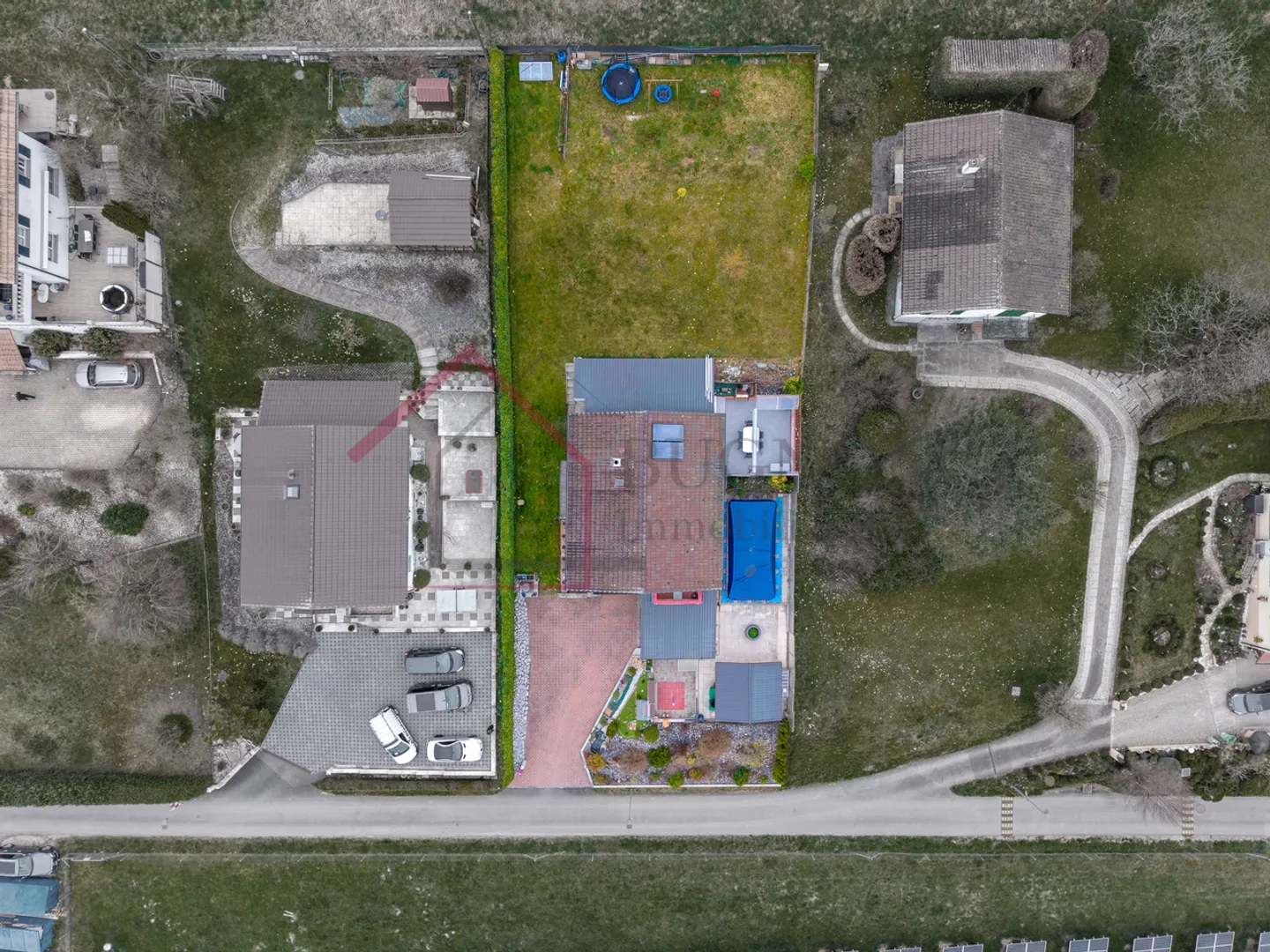 Villa familiare con terrazza, piscina e grande potenziale - Foto 19 di 19