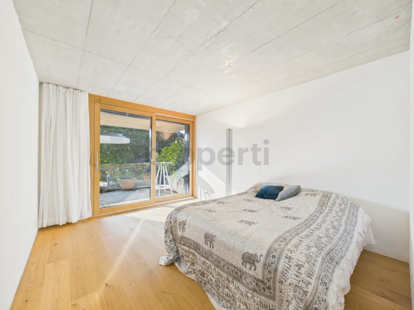 Moderno appartamento di 2,5 stanze con area giardino a Zurigo - Foto 4 di 10