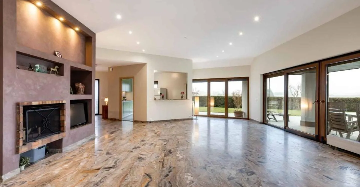 Schöne, vollständig renovierte Villa mit Schwimmbad - Foto 2 von 13