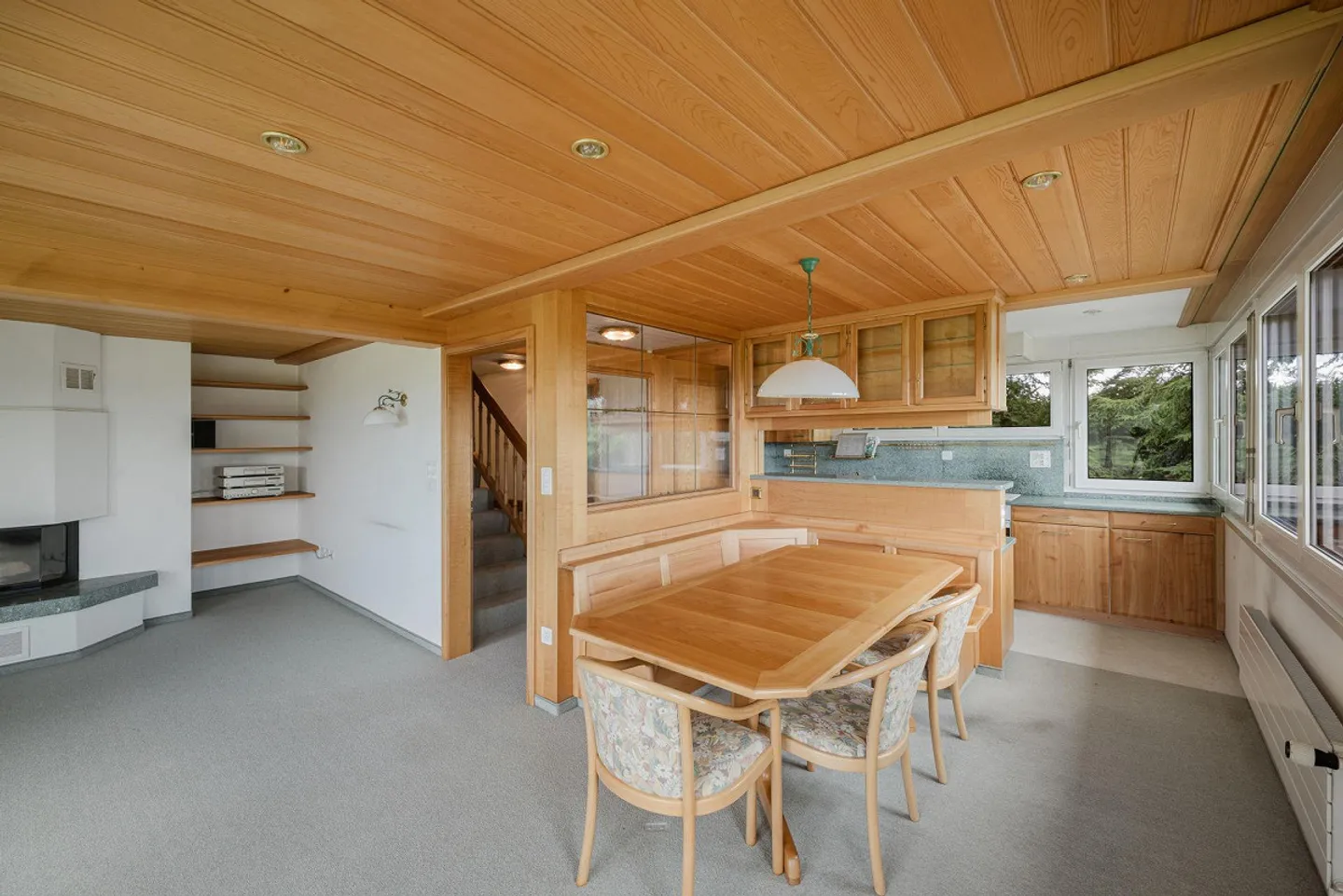 Affascinante casa di 5,5 stanze con vista unica e piscina interna - Foto 4 di 14