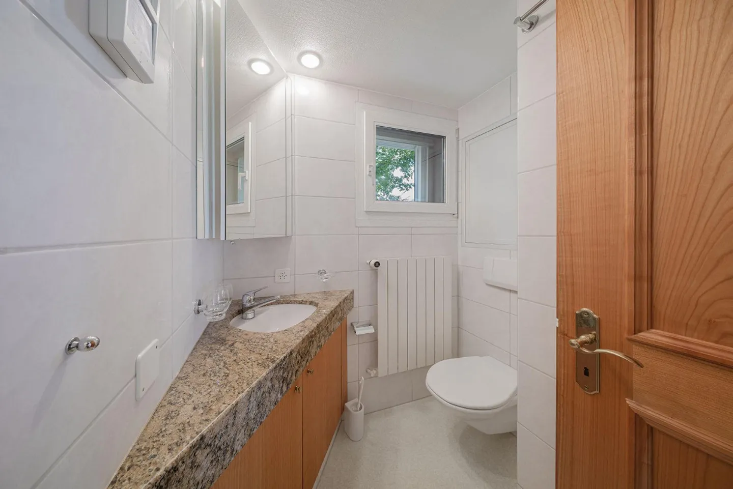 Affascinante casa di 5,5 stanze con vista unica e piscina interna - Foto 6 di 14