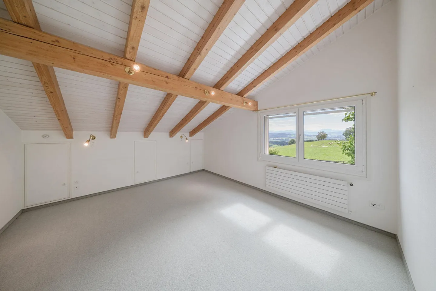 Affascinante casa di 5,5 stanze con vista unica e piscina interna - Foto 7 di 14