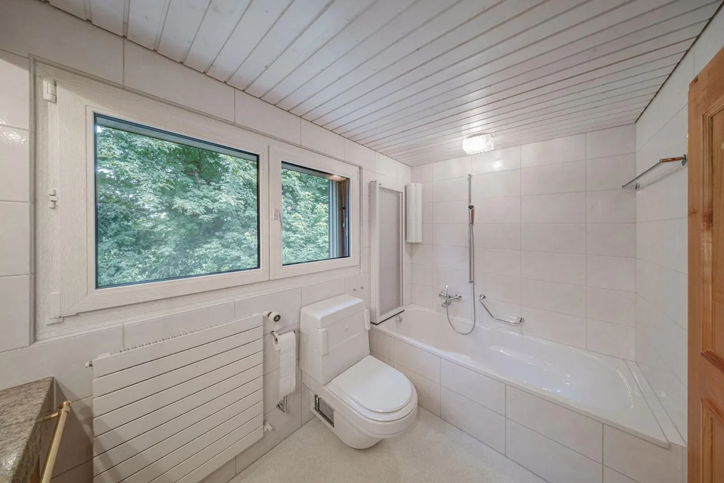 Affascinante casa di 5,5 stanze con vista unica e piscina interna - Foto 8 di 14