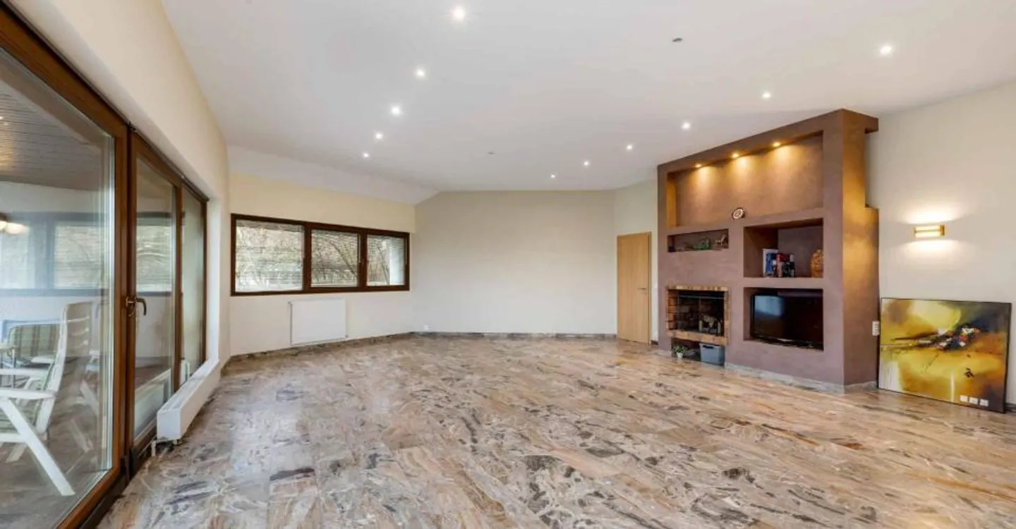 Schöne, vollständig renovierte Villa mit Schwimmbad - Foto 3 von 13