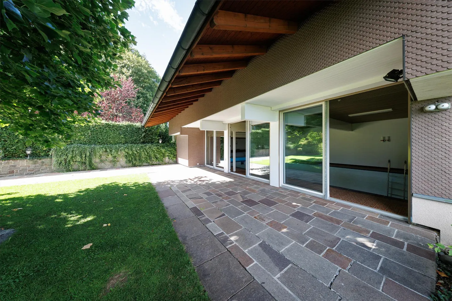 Affascinante casa di 5,5 stanze con vista unica e piscina interna - Foto 13 di 14