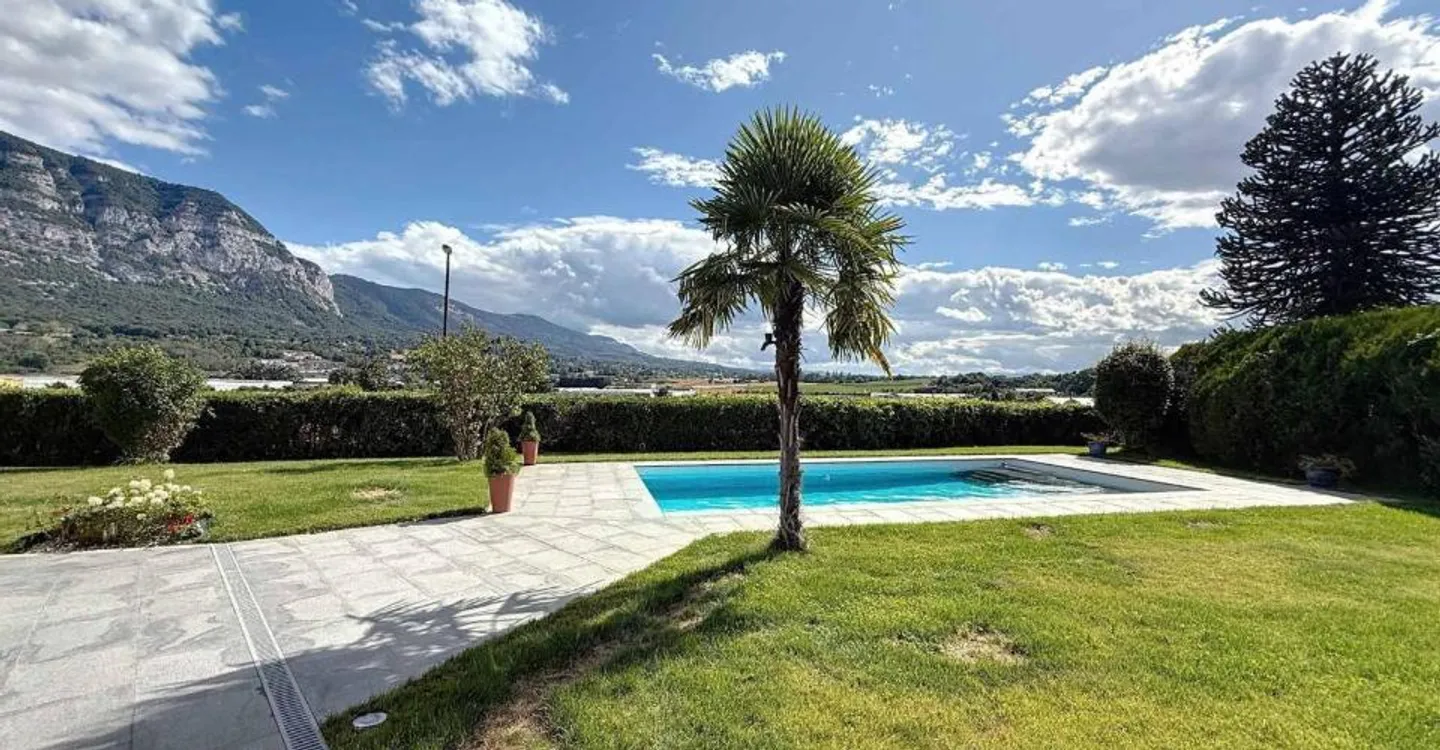 Schöne, vollständig renovierte Villa mit Schwimmbad - Foto 1 von 13
