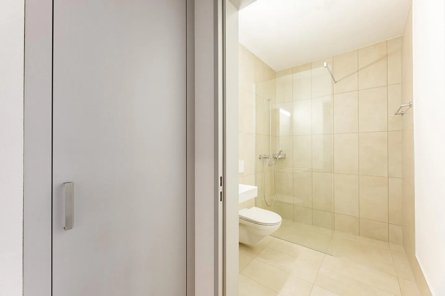 RIDUZIONE DEL PREZZO: Appartamento nuovo da sogno con una disposizione ideale degli spazi! - Foto 8 di 9