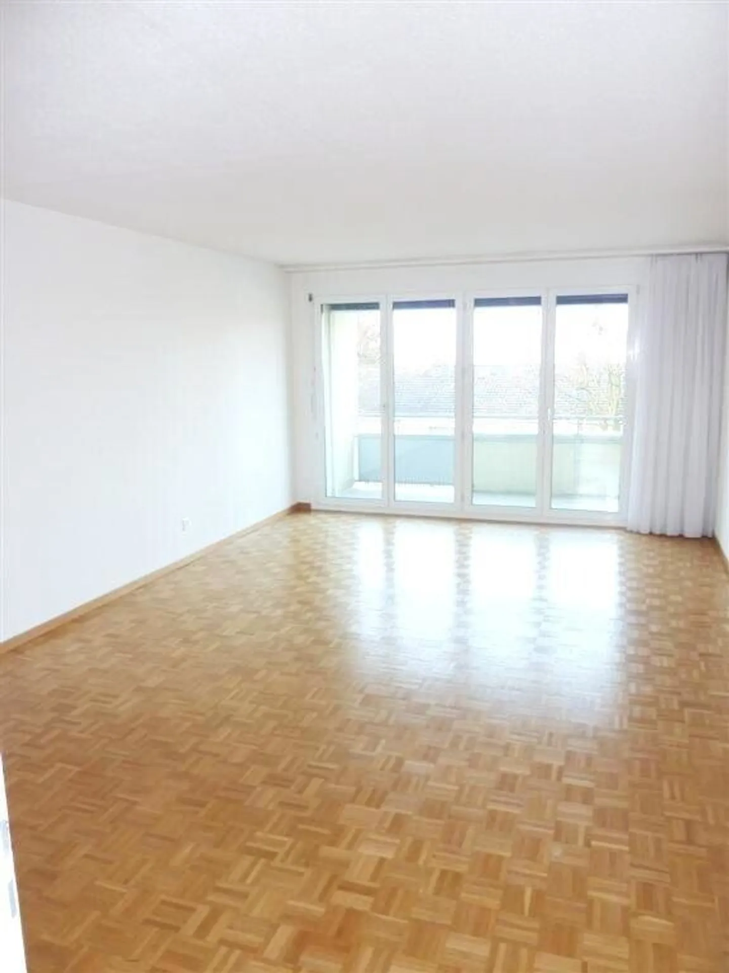 Freundliche Singlewohnung in Zumikon - befristet bis 31.03.2027 - Foto 2 von 5