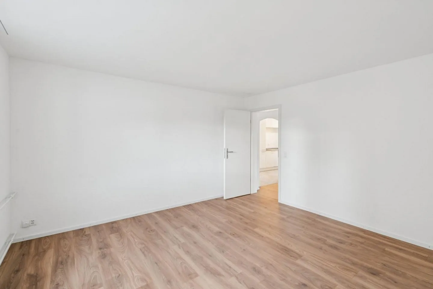 Arrive. Breathe. Be at home 4.5-room apartment with balcony - Photo 3 of 10