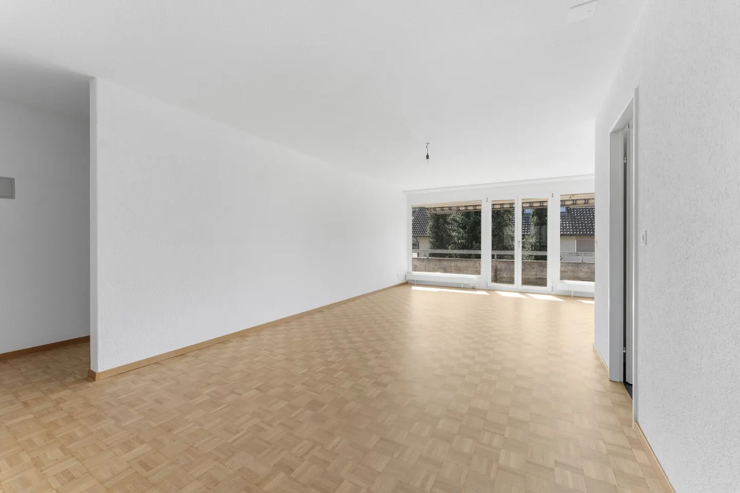 Appartement spacieux de 4,5 pièces avec balcon dans un emplacement central - Photo 6 sur 21