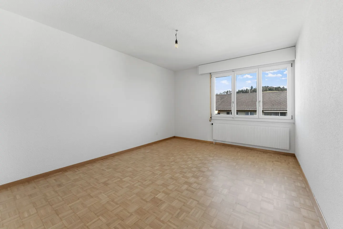 Appartement spacieux de 4,5 pièces avec balcon dans un emplacement central - Photo 9 sur 21