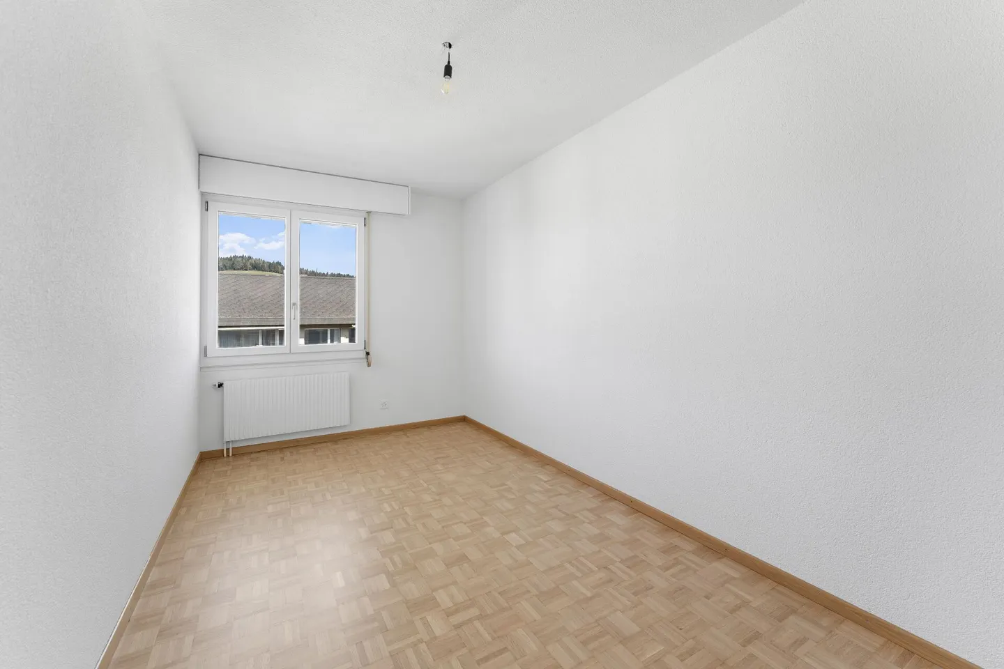 Appartement spacieux de 4,5 pièces avec balcon dans un emplacement central - Photo 12 sur 21