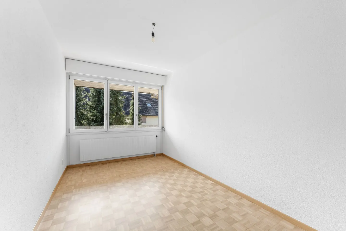 Appartement spacieux de 4,5 pièces avec balcon dans un emplacement central - Photo 13 sur 21
