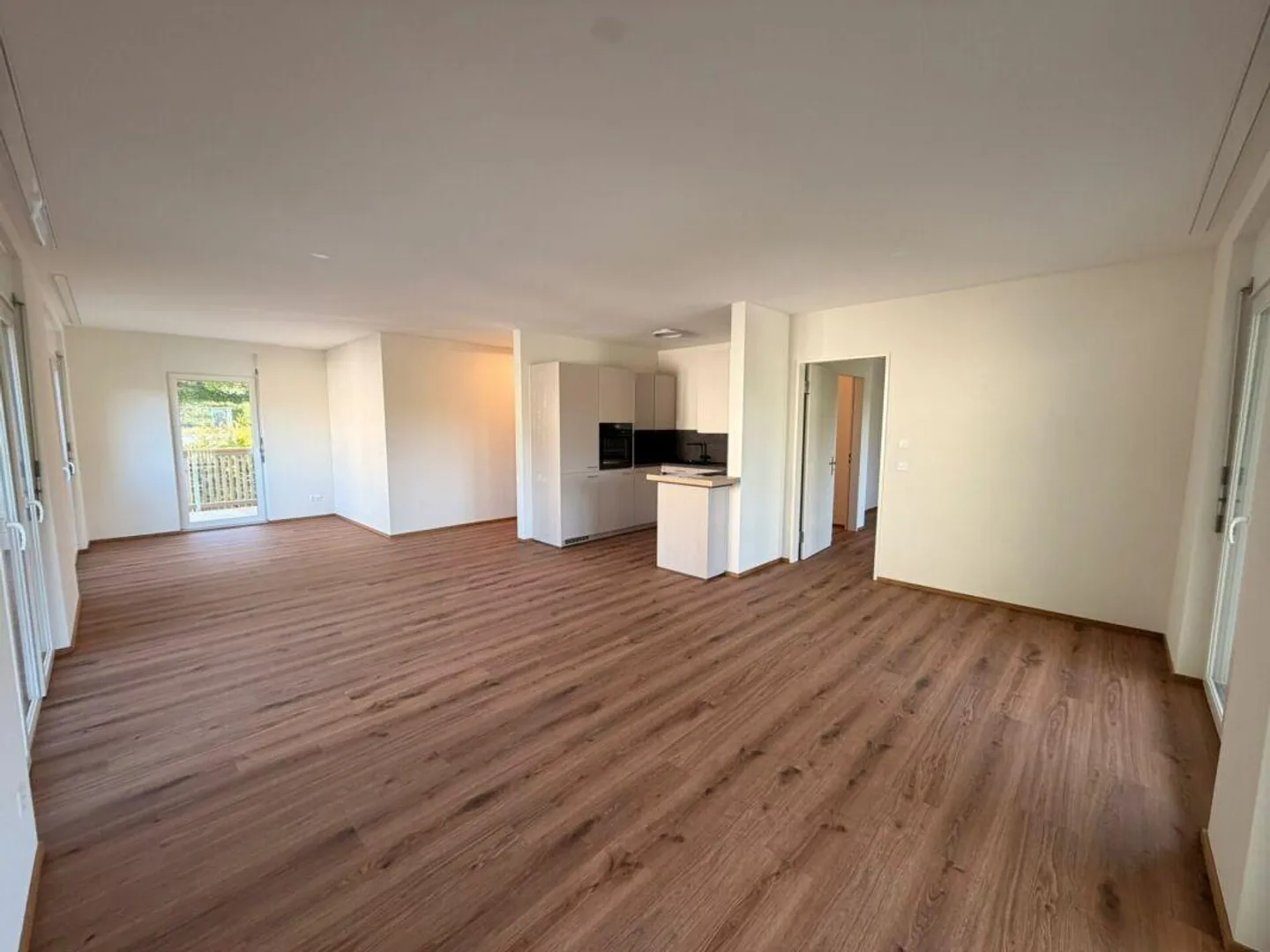 First occupancy: sunny 3.5 room apartment with a view in a quiet location - Photo 1 of 14