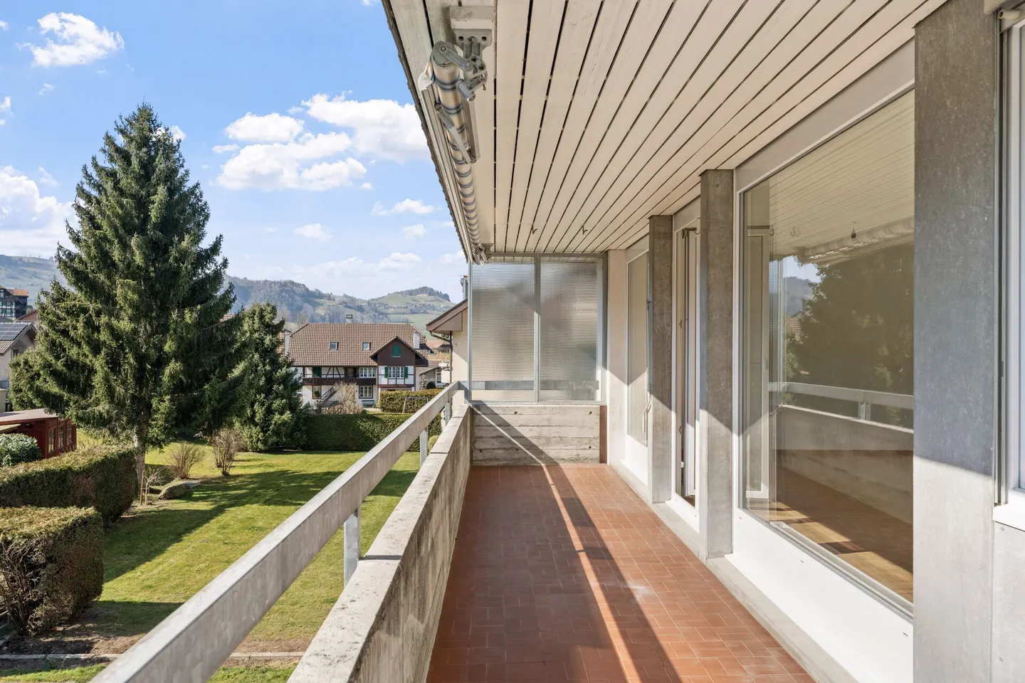 Appartement spacieux de 4,5 pièces avec balcon dans un emplacement central - Photo 16 sur 21