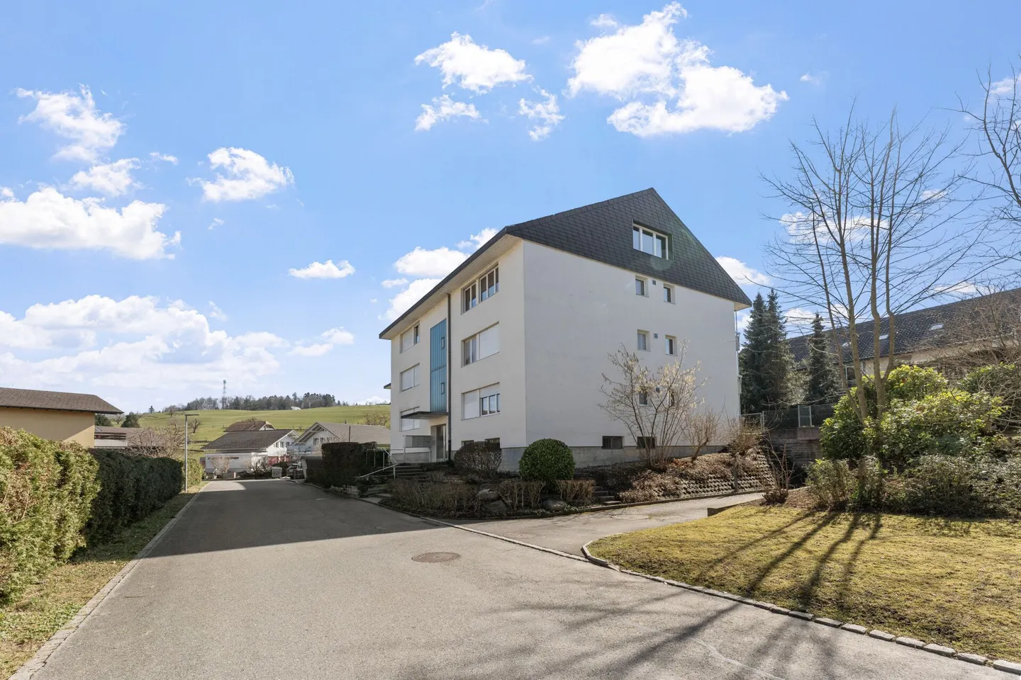 Appartement spacieux de 4,5 pièces avec balcon dans un emplacement central - Photo 21 sur 21