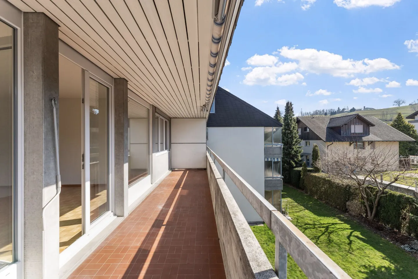 Appartement spacieux de 4,5 pièces avec balcon dans un emplacement central - Photo 17 sur 21