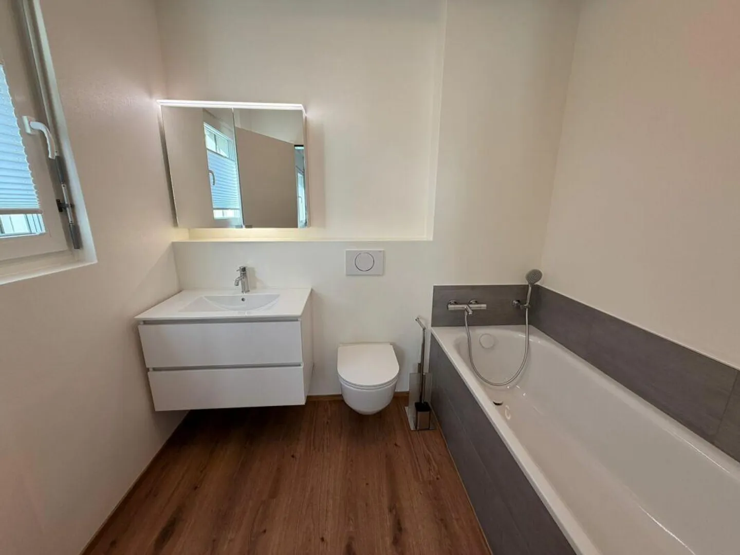 First occupancy: sunny 3.5 room apartment with a view in a quiet location - Photo 10 of 14