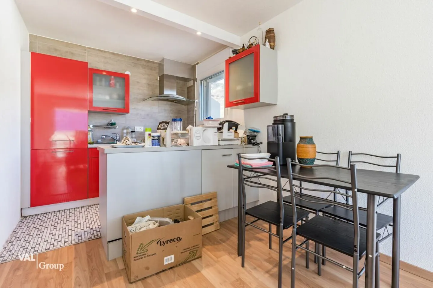 Ideal for Investors - 3.5 Rooms Renovated, Rented - Photo 3 of 9