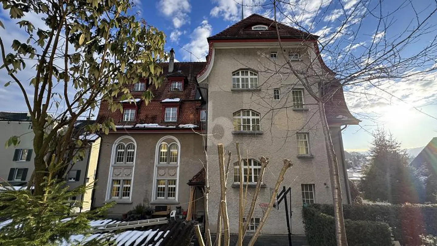 MODERN, BRIGHT AND FAMILY FRIENDLY - Photo 1 of 6