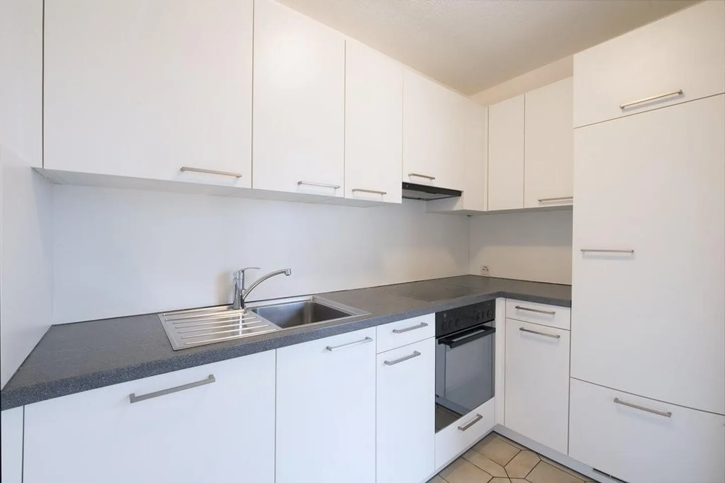 3.5 Room Apartment - Photo 5 of 7