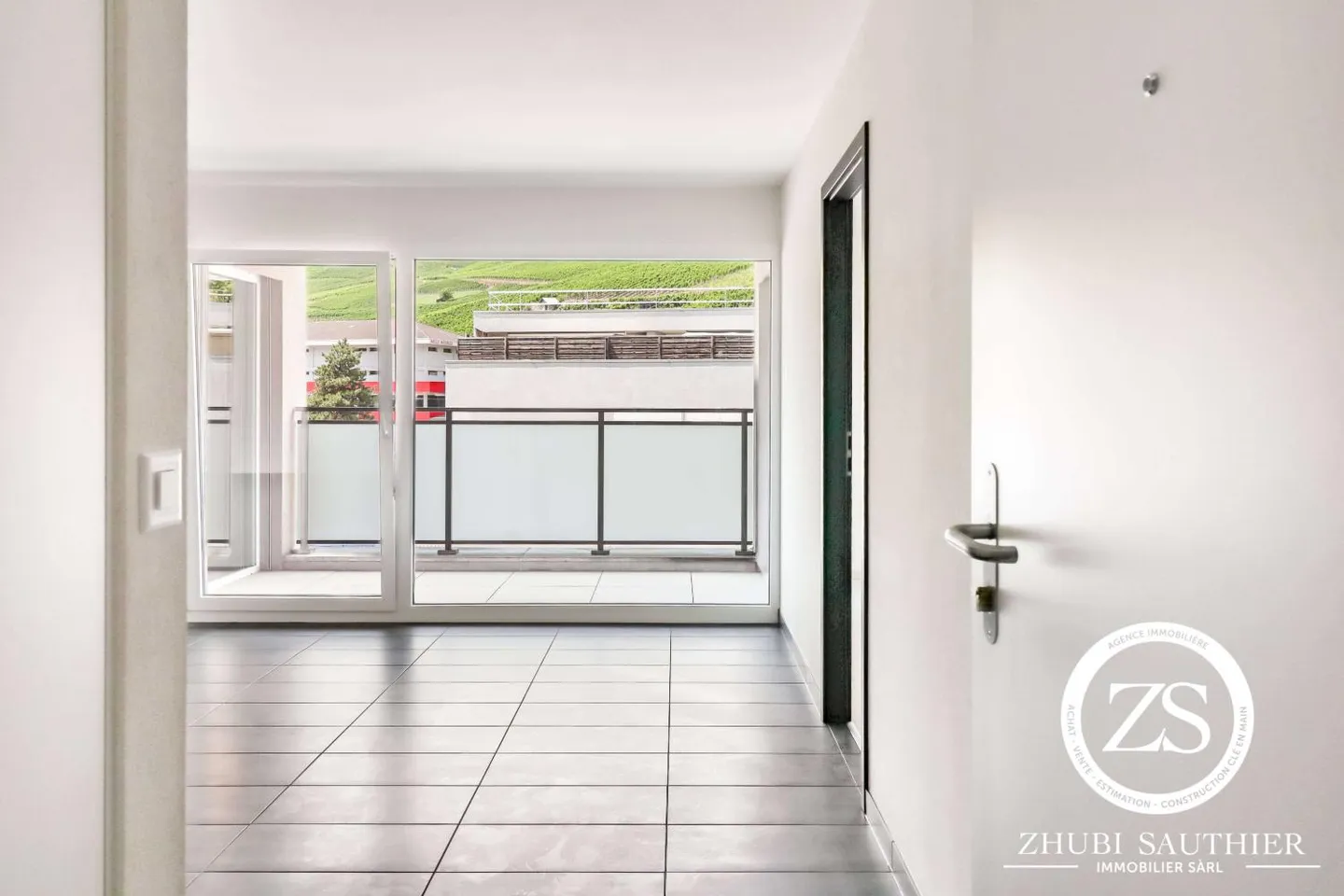 Two and a half room apartment in Sierre - Photo 2 of 13