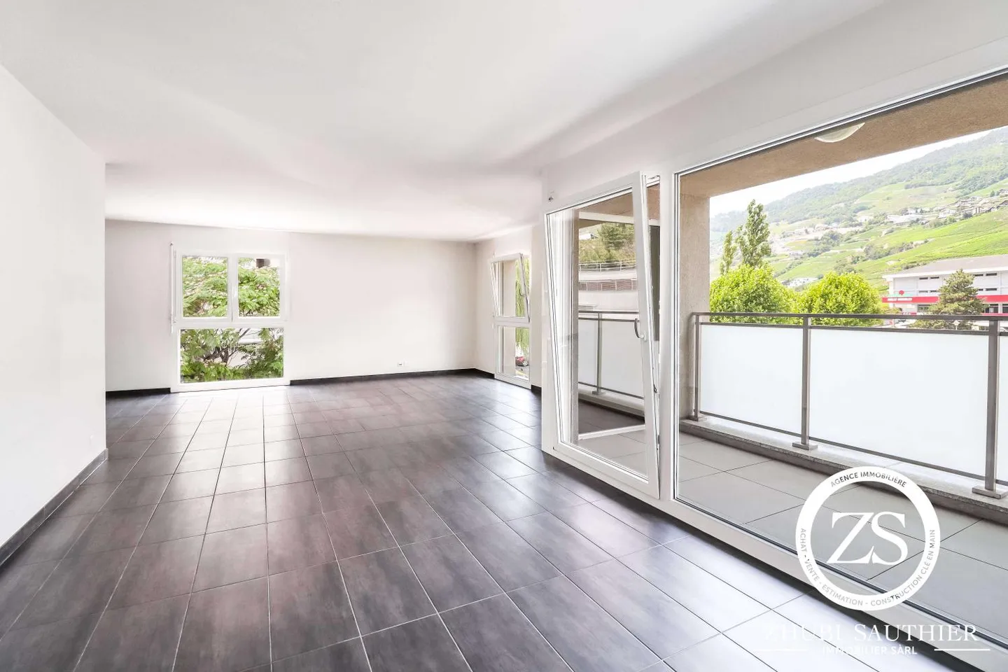Two and a half room apartment in Sierre - Photo 1 of 13