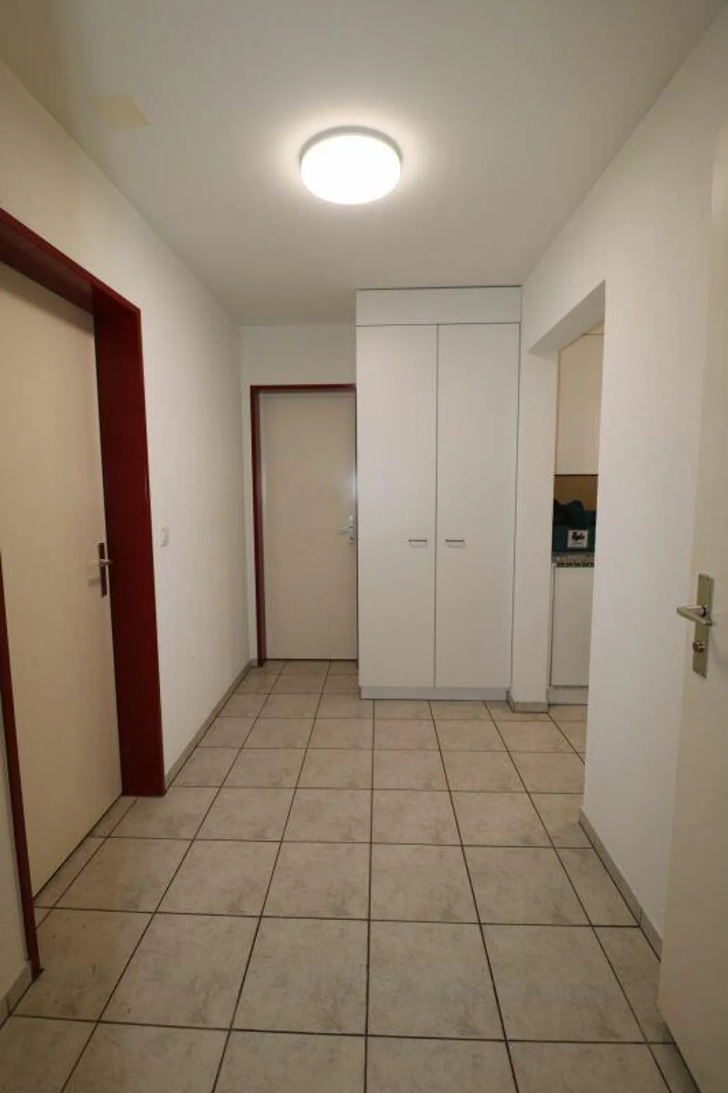 Bureaux et surfaces de cabinets à louer dans un emplacement de choix très fréquenté, avec 84 places de parking pour clients et locataires - Photo 13 sur 19