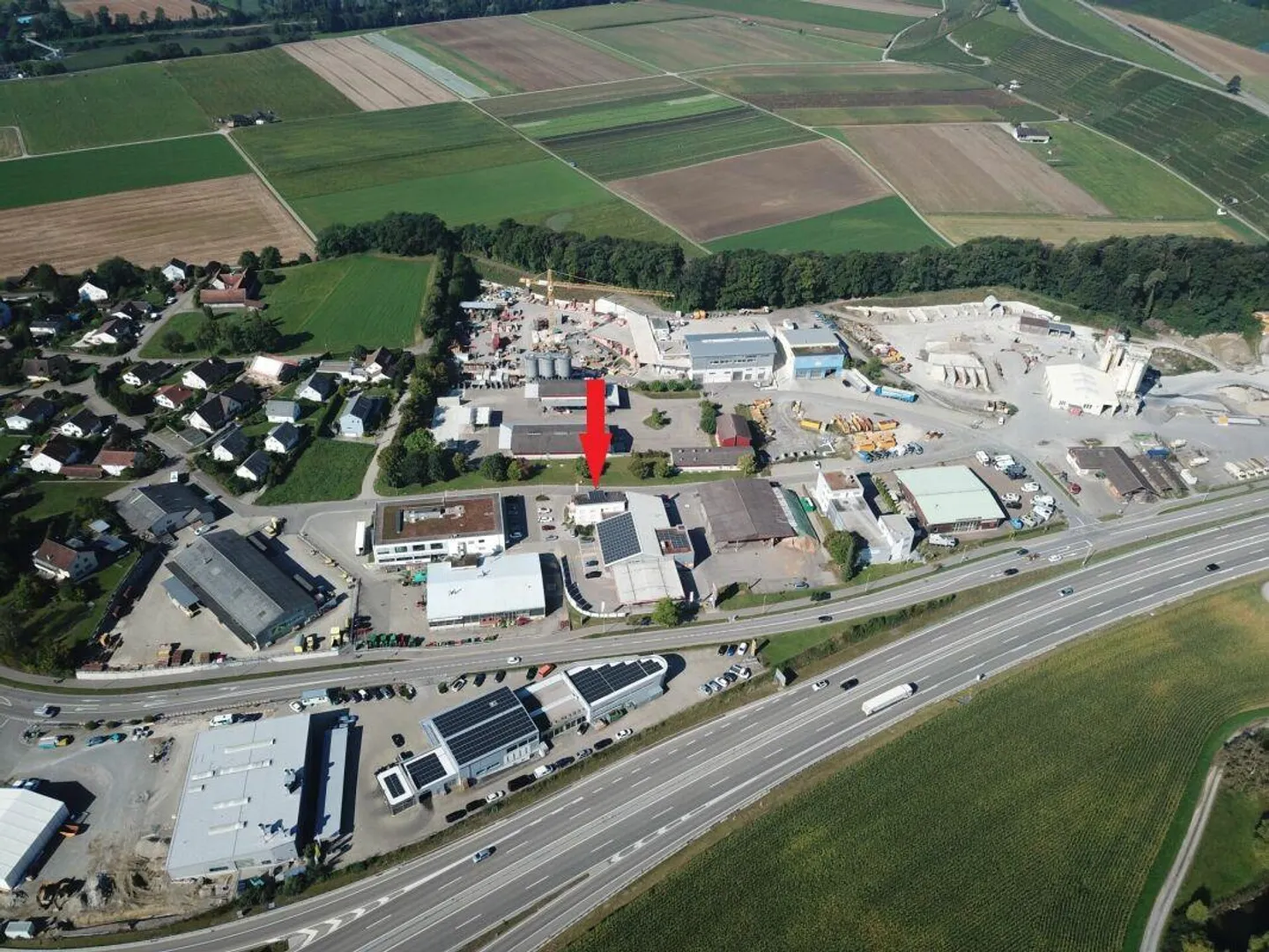 Bureaux et surfaces de cabinets à louer dans un emplacement de choix très fréquenté, avec 84 places de parking pour clients et locataires - Photo 16 sur 19