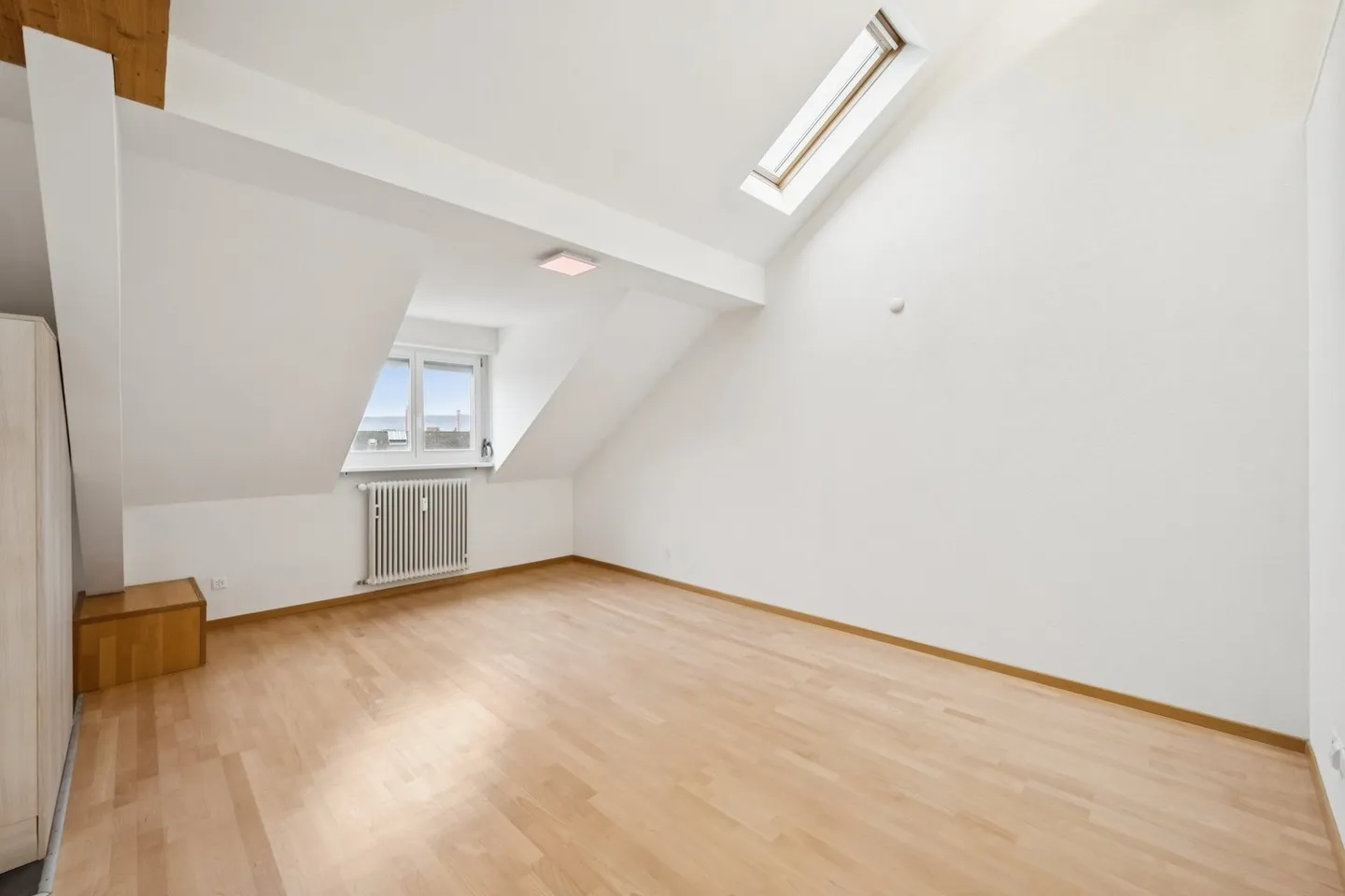 Moderne, helle & grosszügige DACHWOHNUNG - Foto 5 von 8