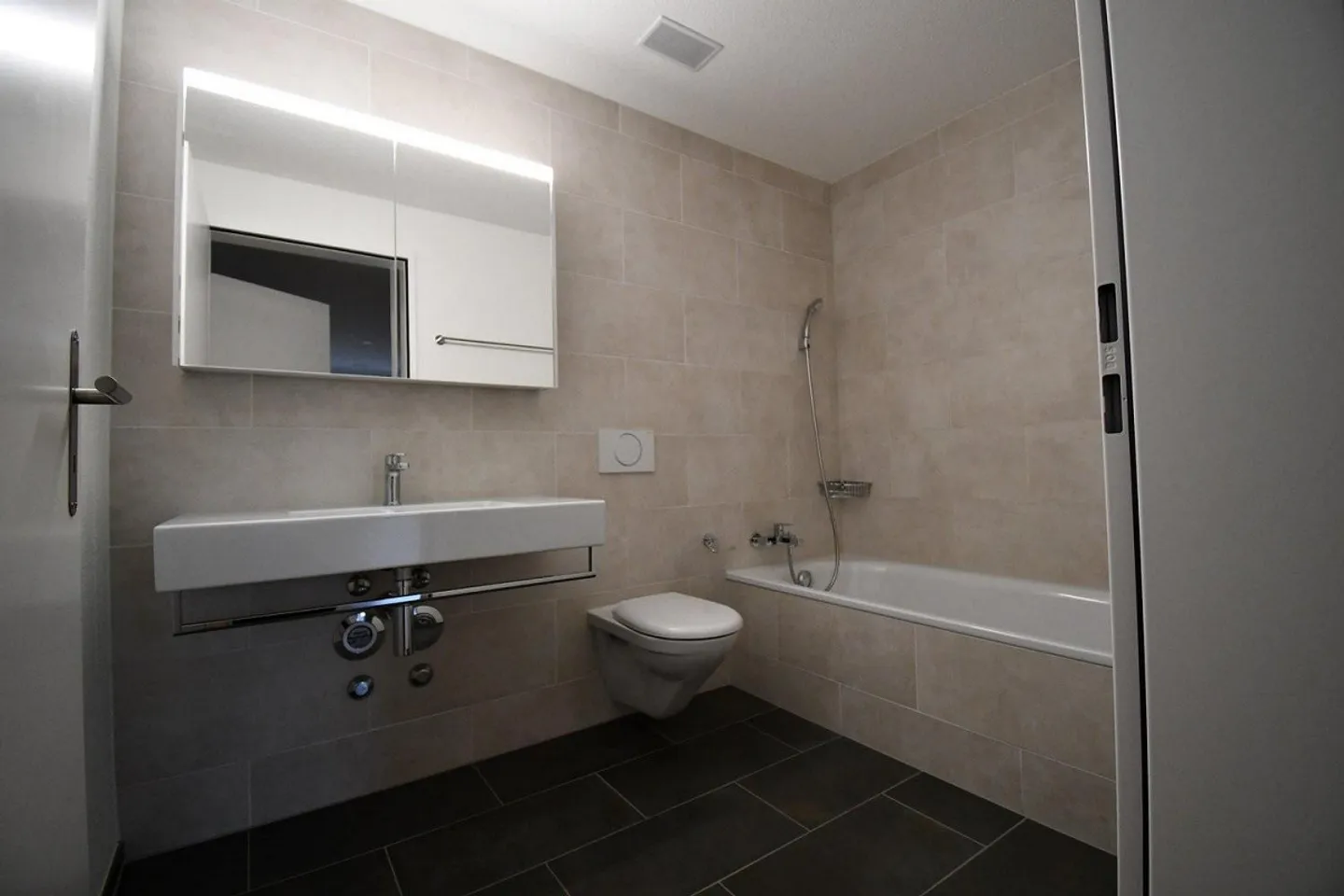 Livingandmore - Fascinating Living Culture - Photo 7 of 8