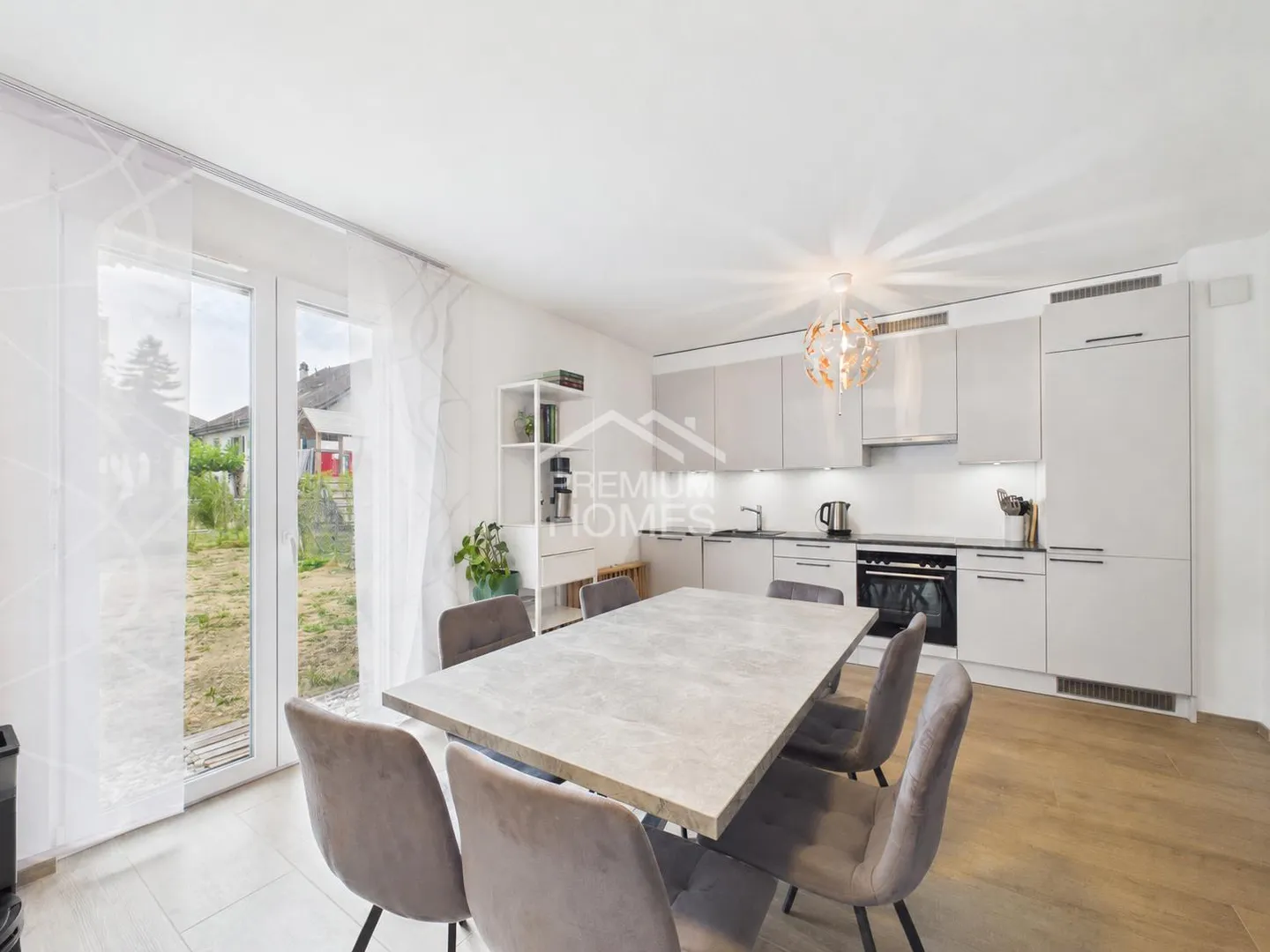 Appartamento Moderno con Giardino Privato - Foto 3 di 6