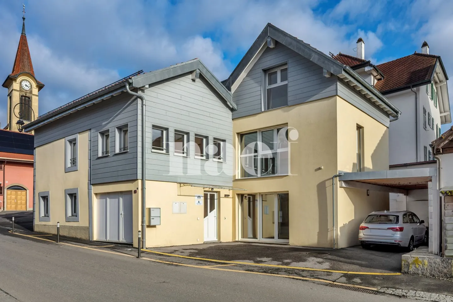 House composed of two independent apartments - Photo 1 of 12