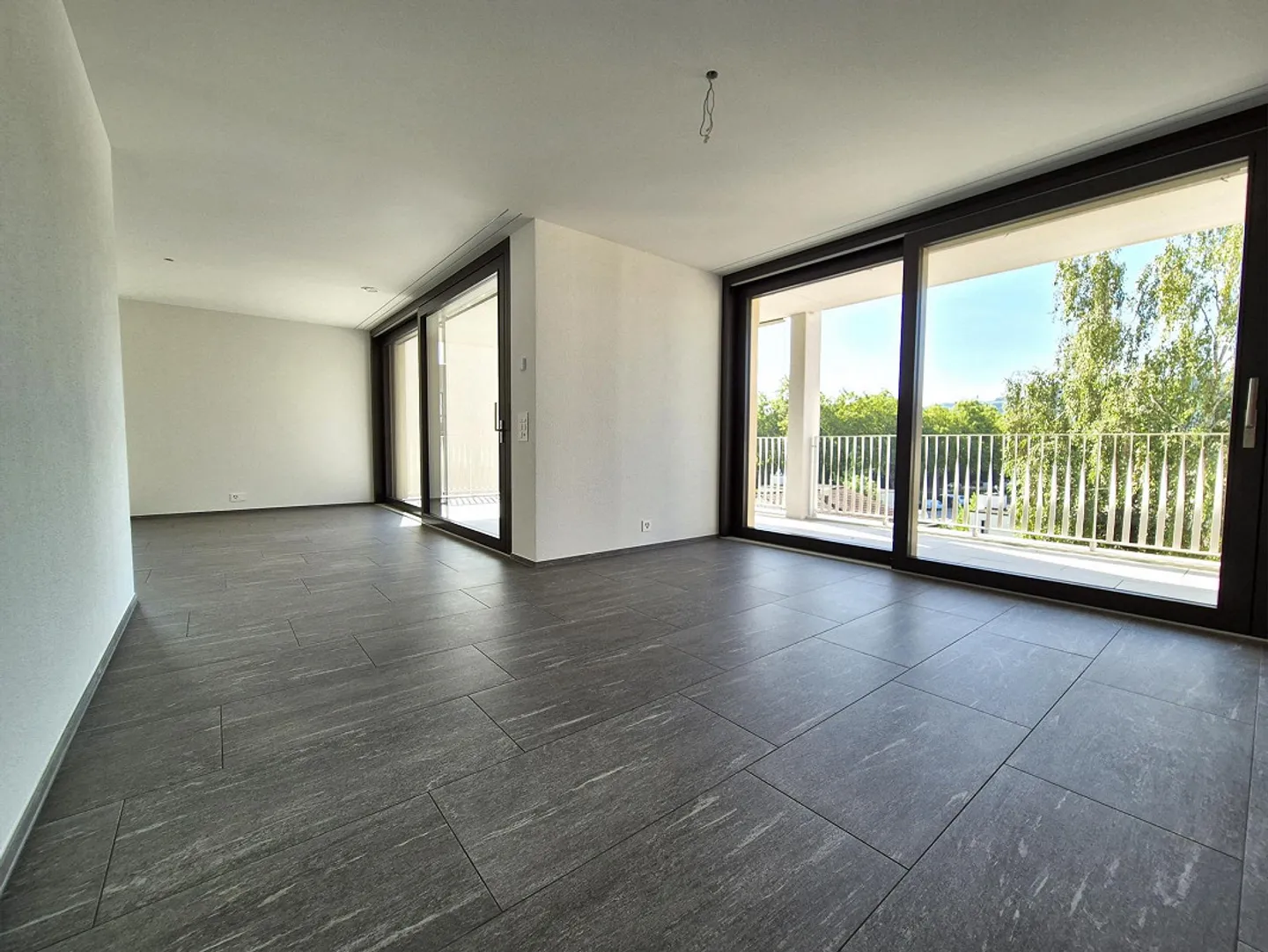 Comfort di Nuova Costruzione di Alta Qualità con Stile - Foto 4 di 13