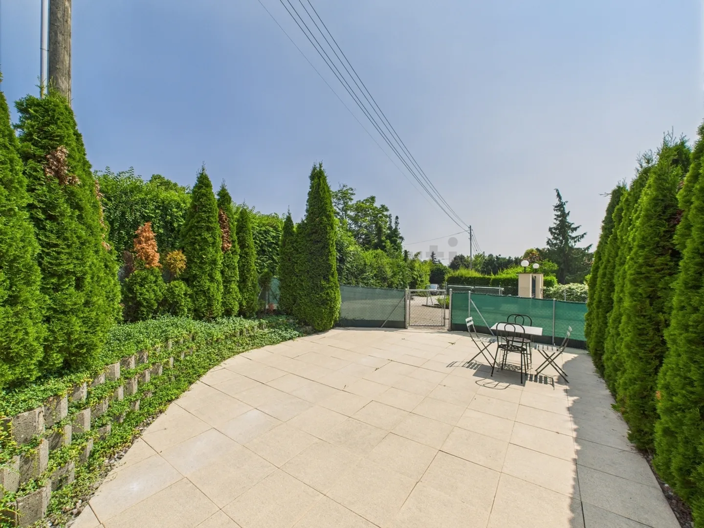 Appartement meublé avec terrasse à 2 pas de lONU  calme, confort &amp; services inclus - Photo 11 sur 12